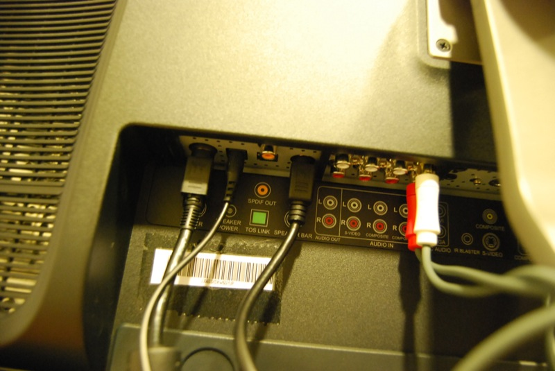Illustration for article titled Gateway XHD3000 Extreme HD 30-Incher Reviewed (Verdict: Really Ties The Room Together)